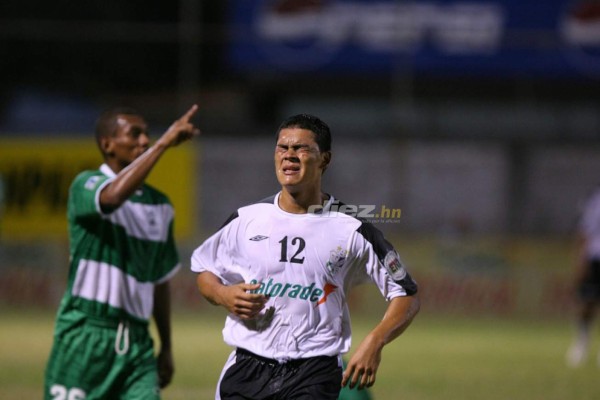 ¿Dónde está y qué hace la camada de futbolistas con los que Carlo Costly debutó en 2006 en Platense?