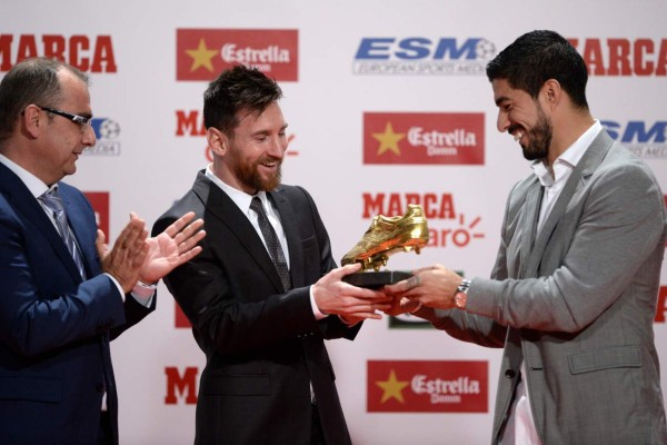 FOTOS: El hijo de Messi es protagonista en la entrega de la Bota de Oro