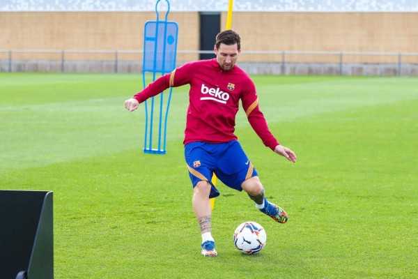 La 'soledad' de Messi: así fue captado en su segundo entrenamiento con el Barcelona