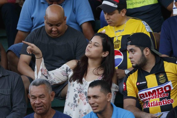 ¡NO SE VIO EN TV! El llenazo en El Progreso y el curioso festejo del' Chino'