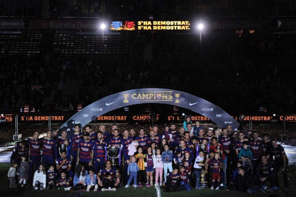 Barcelona celebró su doblete con una gran fiesta en el Camp Nou