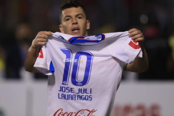 Dos jugadores de otros equipos llegaron a apoyar a Olimpia y el abrazo de Trogio y Vargas