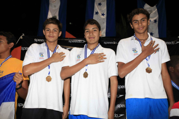 Delfines Sampedranos, campeones centroamericanos