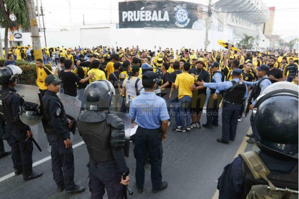 EN FOTOS: Espectacular ambiente en el Morazán para el clásico Real España-Marathón