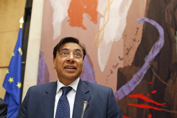 Los magnates que invierten sus millones en el fútbol