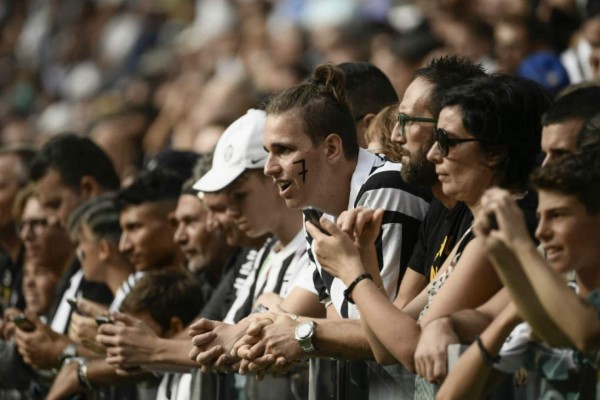 Así recibieron a Cristiano Ronaldo en su primer juego con la Juventus en el Allianz Stadium