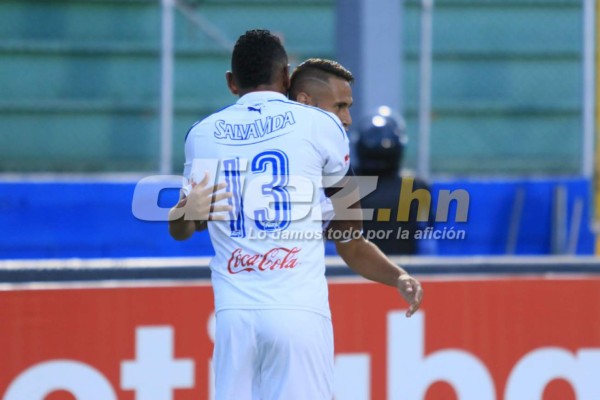 LO QUE NO VISTE EN TV: Relajos en las afueras del Nacional y el baile de Álvarez