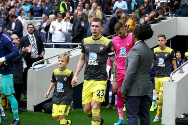 Premier League: Los precios elevados que pagan los niños para salir con los futbolistas