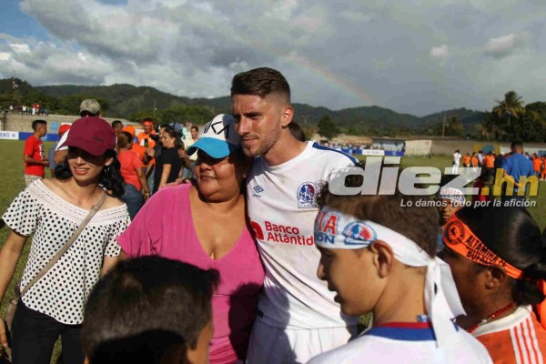 Olimpia se deja querer por la afición de El Paraíso en Copa Presidente