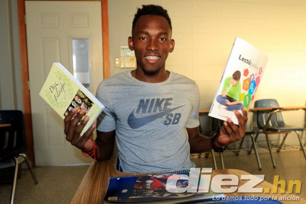 Así es la vida del delantero Alberth Elis en la Universidad