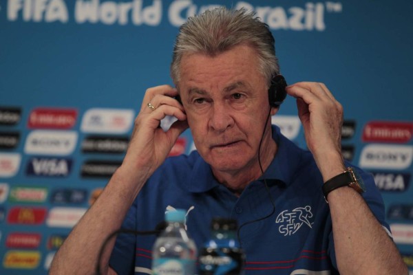 Hitzfeld: 'Estoy convencido que seguiremos en el Mundial'
