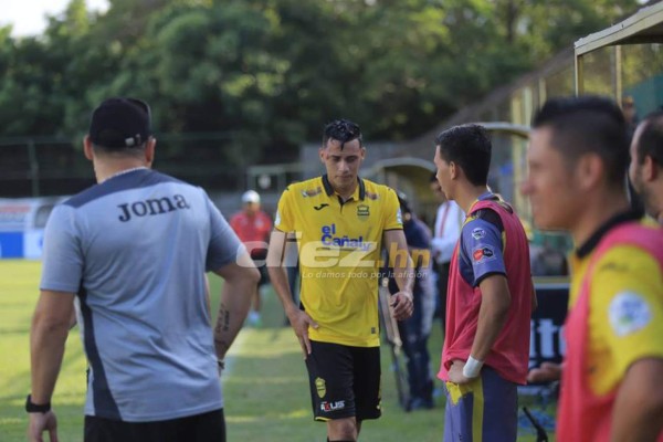 EN FOTOS: Ángel Tejeda perdió el control con gesto obsceno y escupitajo&nbsp;&nbsp;