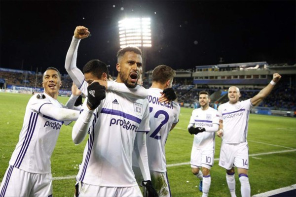 El emotivo festejo de Najar tras la clasificación a octavos en la Europa League