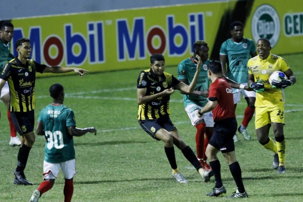 El saludo de Mario y Vargas, las lágrimas de felicidad de Omar Rosas y Rocca al estilo Neymar