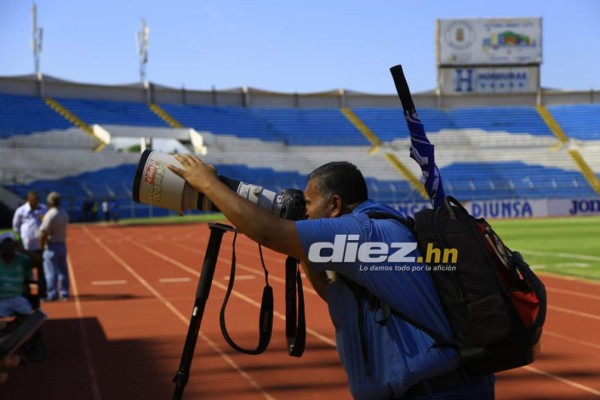 ¡Ambientazo! Afición de Olimpia invade el Estadio Olímpico para el clásico contra Marathón