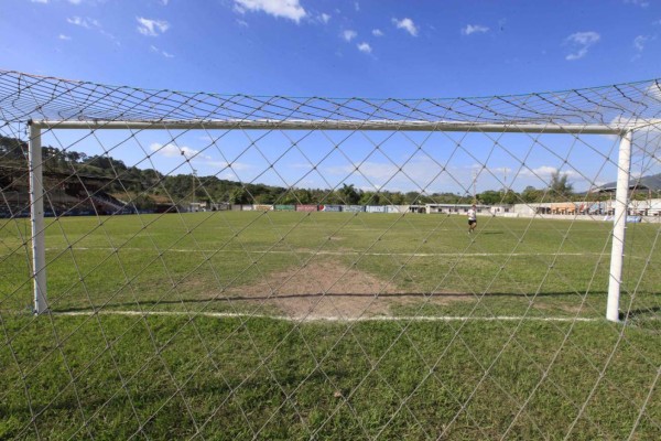 ¡Irreconocible! Así luce la cancha del Estadio Argelio Sabillón de Santa Bárbara