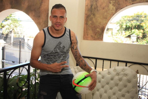 Arnold Peralta se inspiró en el exmadridista 'Guti' para hacerse tatuajes