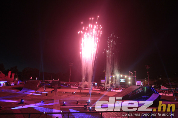 Tegucigalpa vibró con el show en Xpilots