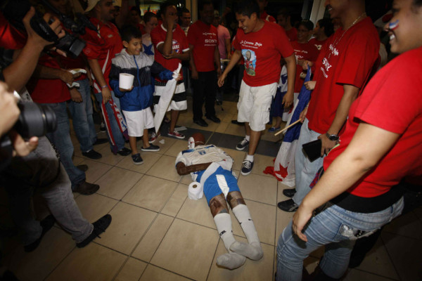 El color en Panamá tras la llegada de Honduras.