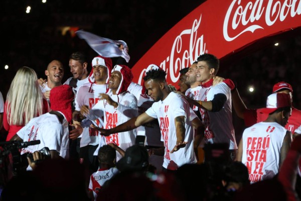 ¡UNA LOCURA! Así festejó Perú su regreso a un Mundial de Fútbol