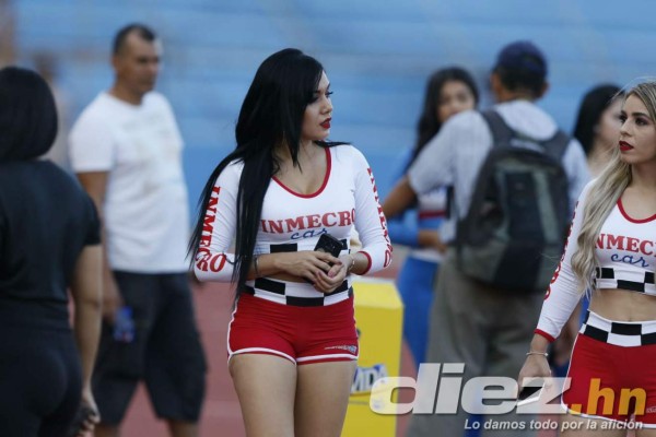 Las bellezas que llegaron al estadio Olímpico para el clásico Real España-Marathón