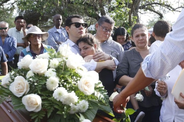 El doloroso y último adiós a Hernán García rodeado de familia, amigos y gente de fútbol