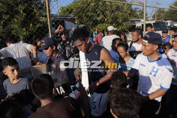 Locura en San Lorenzo por Costly y Olimpia ¡hasta la policía intervino!