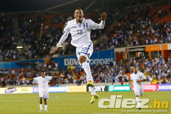 27 celebraciones inolvidables de Carlo Costly en su carrera