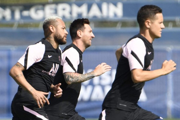 Messi se parte de la risa y su pulso con Neymar: así fue el segundo entrenamiento del argentino con el PSG