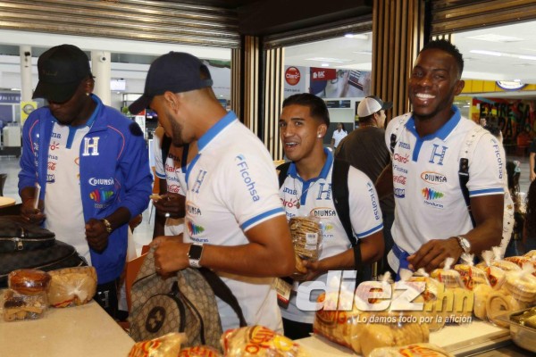 Jugadores de Honduras degustan platillos típicos antes de viajar a España