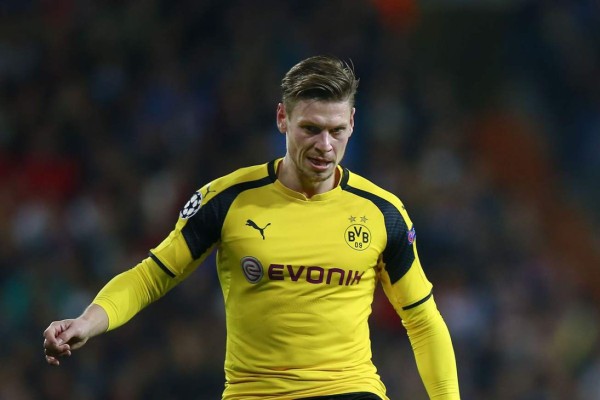 Los grandes futbolistas que han renovado contrato en este 2017