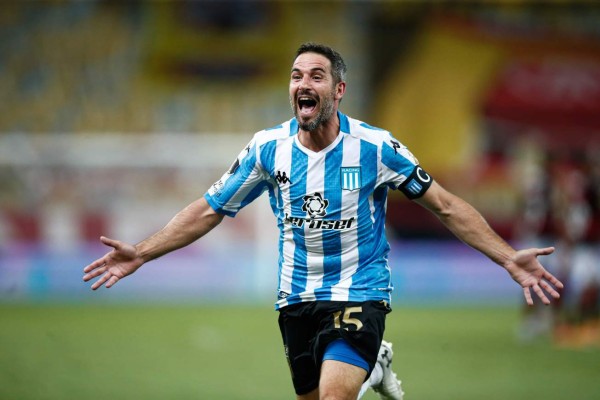 En la cancha y fuera de ella: Las figuras del fútbol con las que compartió vestuario Gastón Díaz, fichaje de Olimpia&nbsp;&nbsp;