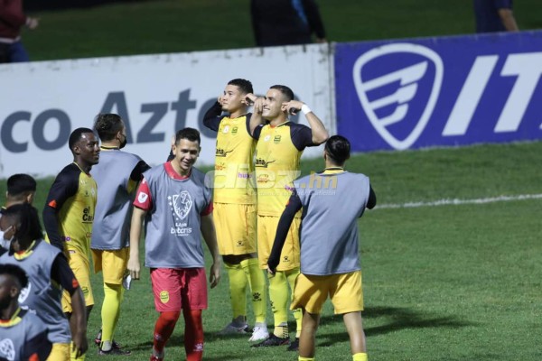 No lo viste en TV: La 'barbie' que apoyó a Real España, el duro lamento de Klusener y así captaron al Bolillo Gómez