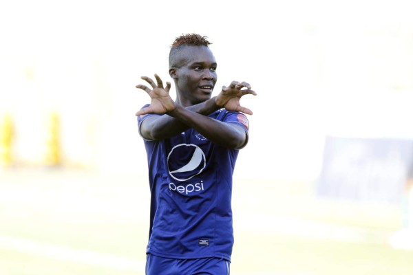 Los futbolistas hondureños que superaron infancias difíciles