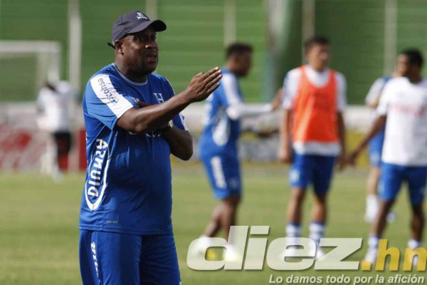 Hernán Medford pone manos a la obra con Honduras