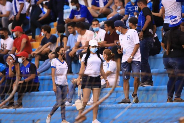 Las bellezas del Honduras vs Estados Unidos: las 'conejitas' acaparan las cámaras y roban corazones