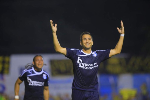 FICHAJES: Hondureño firma en Uruguay y seleccionado salvadoreño llega a Liga