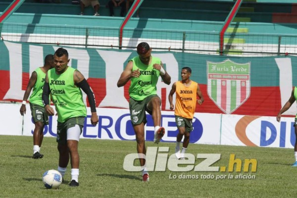 La foto de la celebración 'íntima' en el Yankel: lo que no viste en TV en el triunfo del Vida ante Marathón