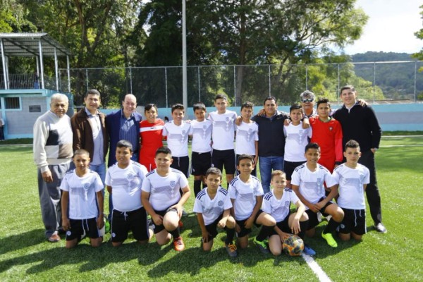 Así es la espectacular cancha sintética que fue inaugurada en Santa Lucía