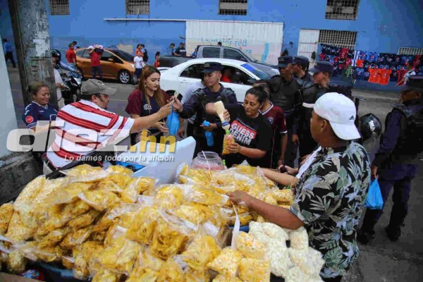 Máxima seguridad para final Motagua-Saprissa y largas filas en las afueras del Nacional