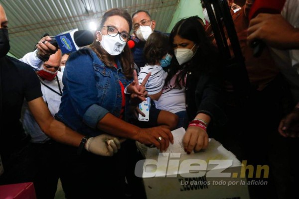 Xiomara Castro y 'Papi' a la orden: candidatos presidenciales ejercen sufragio en elecciones de Honduras