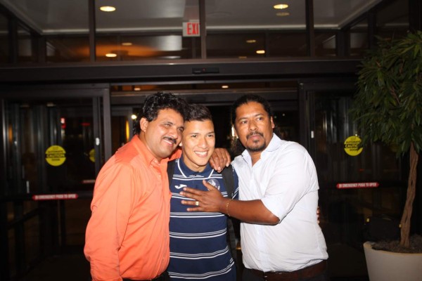 El jugador del Motagua Kevin López conoce a su padre en New Orleans