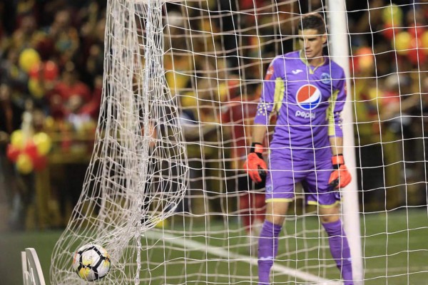 EN FOTOS: La angustia de Motagua en Costa Rica y así se las ingenió Jafet Soto