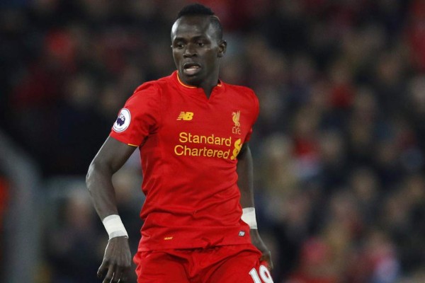 Fichajes: La primera salida del Barcelona, Pogba se acerca al Real Madrid y Zlatan es noticia