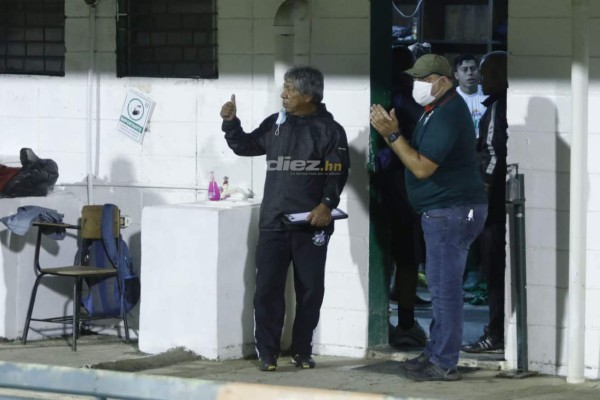 NO SE VIO EN TV: Pedro Troglio firma camisa, visita de seleccionados y el llenazo en el Morazán