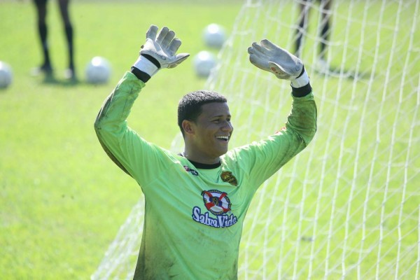 ¡SUEÑO AMERICANO! Así es la vida de futbolista hondureño que triunfa como soldador en Estados Unidos