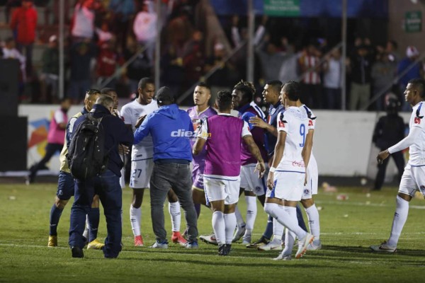 ¡Reclamos y frustración! Las caras en Olimpia tras perder la final ante Motagua