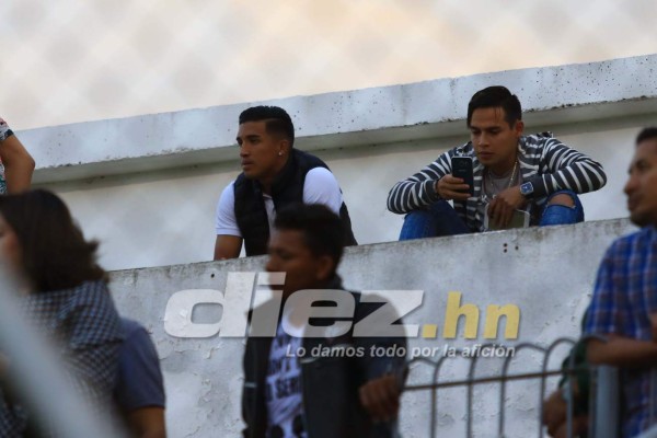 NO SE VIO POR TV: ¿Con quién celebró Estupiñán su primer gol en Motagua?