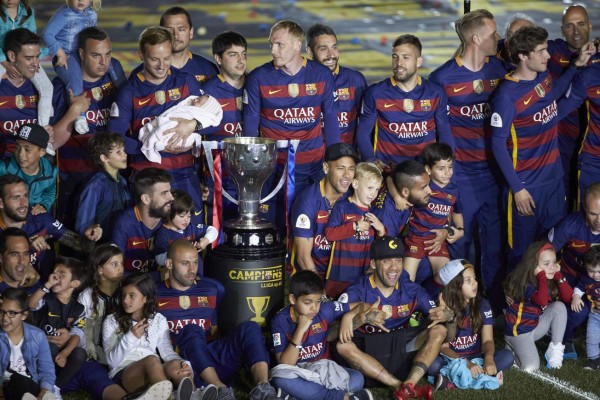 Barcelona celebró su doblete con una gran fiesta en el Camp Nou