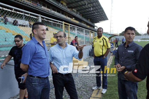 Con triplete de Cardozo Real España vence a Parrillas One.